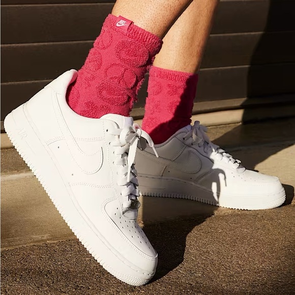 NWOT NIKE Air Force 1 '07 Sneakers- White W9.5/M8 - Picture 6 of 16